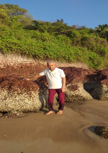 White and cream T - shirt and maroon bamboo bottoms